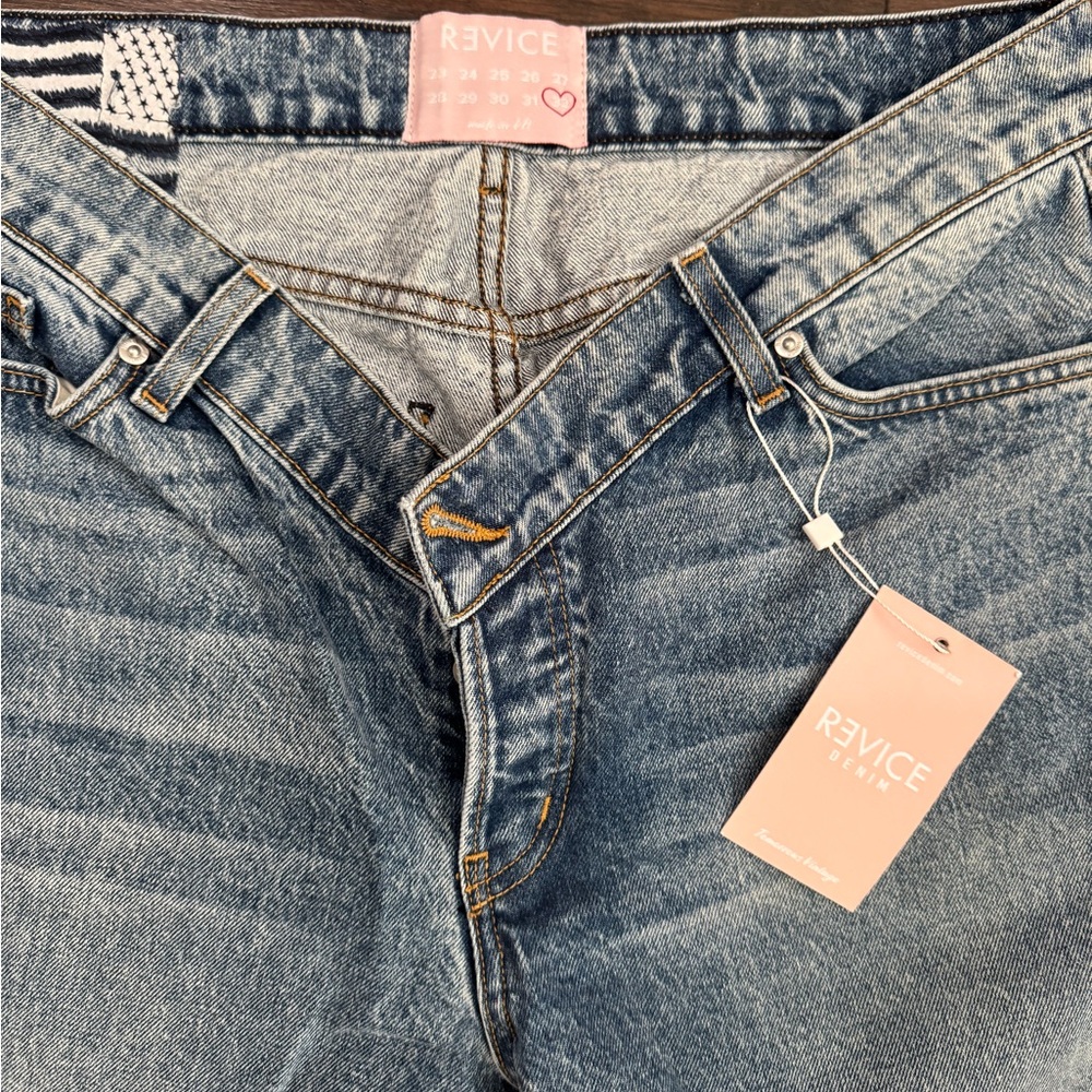 Revice Jeans size 32 v-shape buttons never worn brand new (runs small)